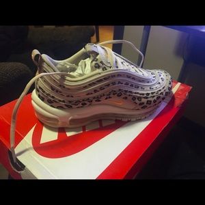 They are brand new never been worn females yeah Max is 97 cheetah print